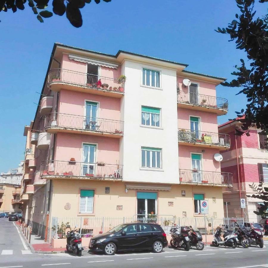 La Casetta Di Nonno Vittorio Албисола Марина Екстериор снимка
